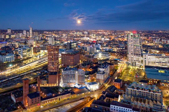 discover-leeds-city:-a-vibrant-hub-of-student-culture